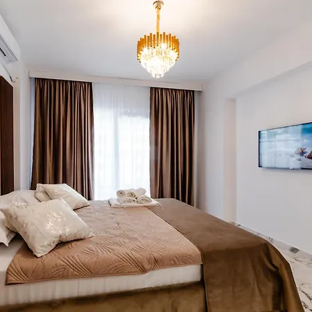 Elyse Blue Sea View By Casa Del Mar Mamaja