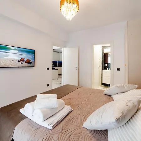 Elyse Blue Sea View By Casa Del Mar Mamaja